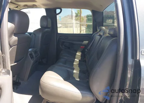 2005 Chevrolet Silverado 2500Hd Lt z USA, uszkodzony, nr VIN 1GCHC232X5F871270